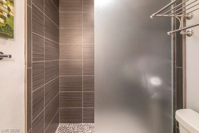 Building Photo - 8856 Rainbow Ridge Dr