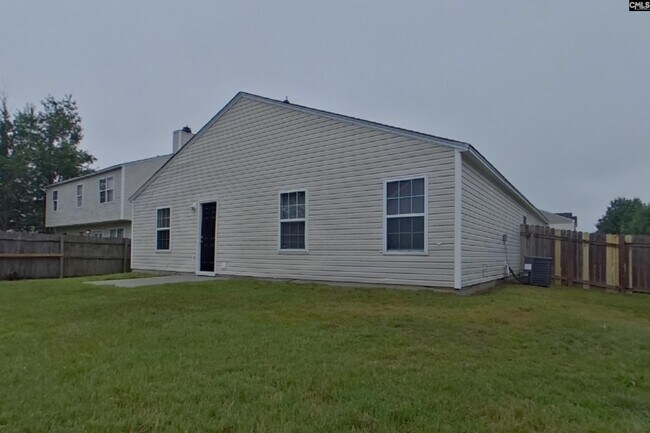 Building Photo - 404 Castle Ridge Dr