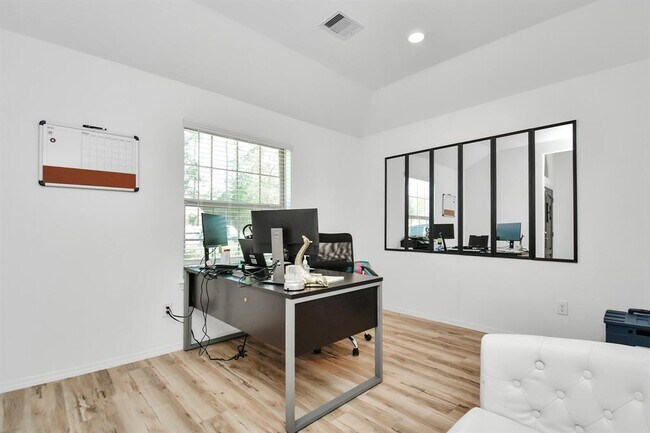 Building Photo - 16114 Long Boat Ct
