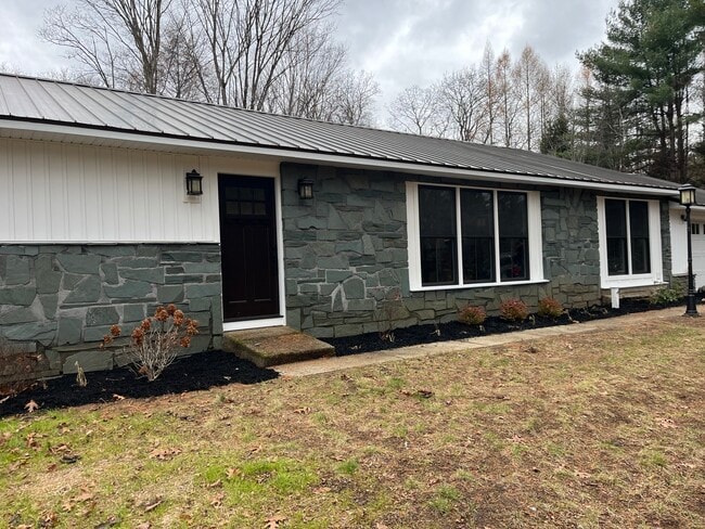 Building Photo - 4288 NY-50