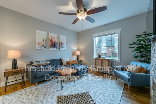 Building Photo - 65 E 7th Ave