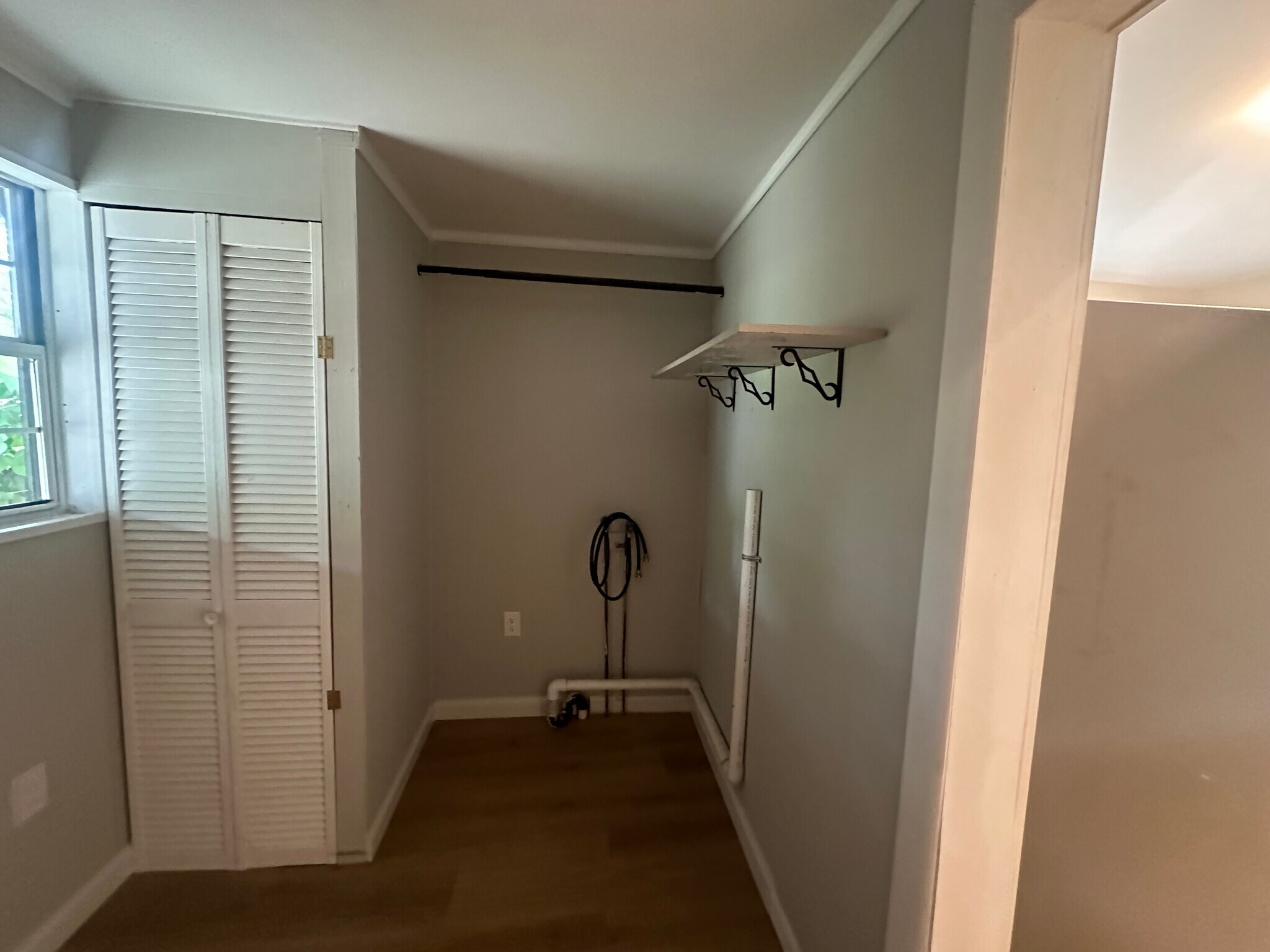 Washer and Dryer hook ups - 410 Abney St