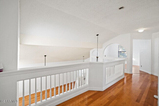 Building Photo - 7225 Golden Hawk Dr