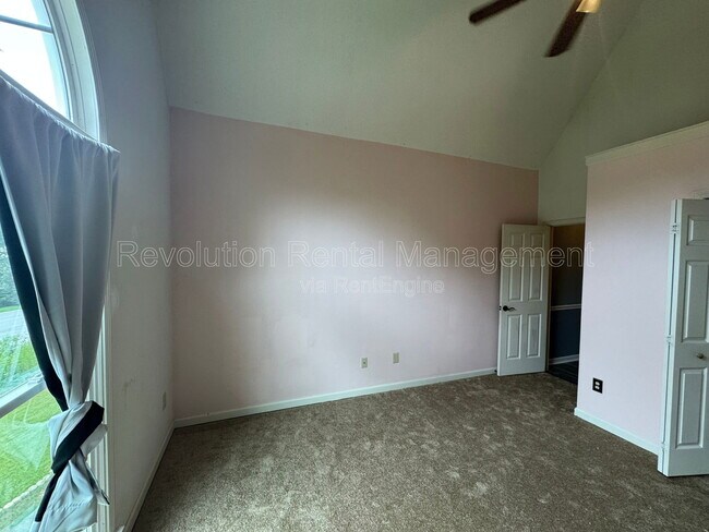 Building Photo - 208 Wellington Walk