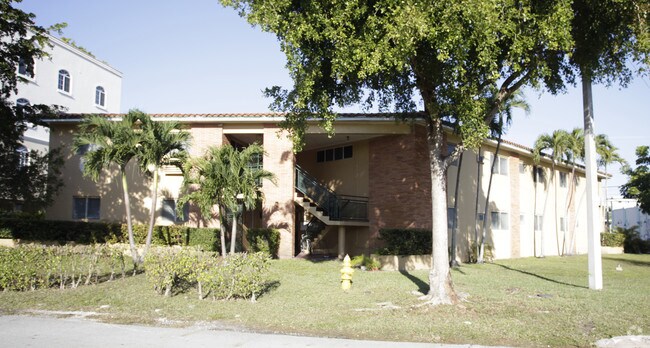 Primary Photo - 1101 Madruga Ave