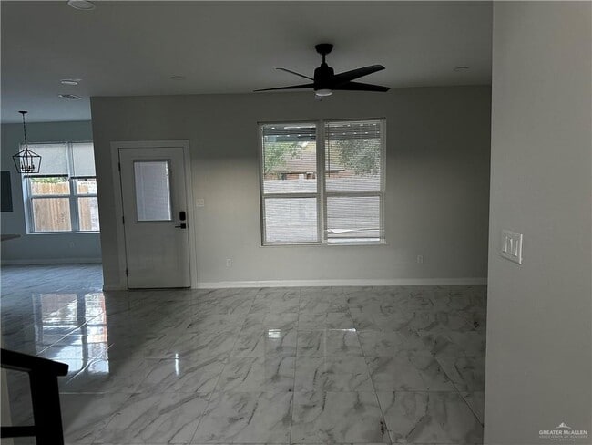 Building Photo - 13 N Crown Ln