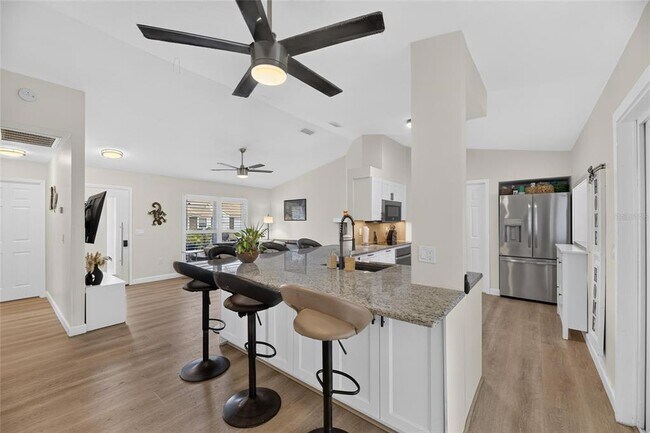 Building Photo - 614 Stillview Cir