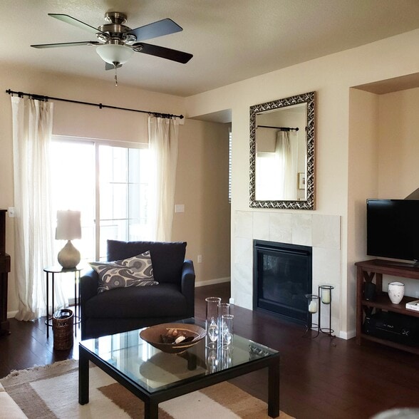 Family Room - 10314 Bellwether Ln