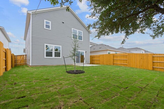 Building Photo - 7916 Andravida Dr