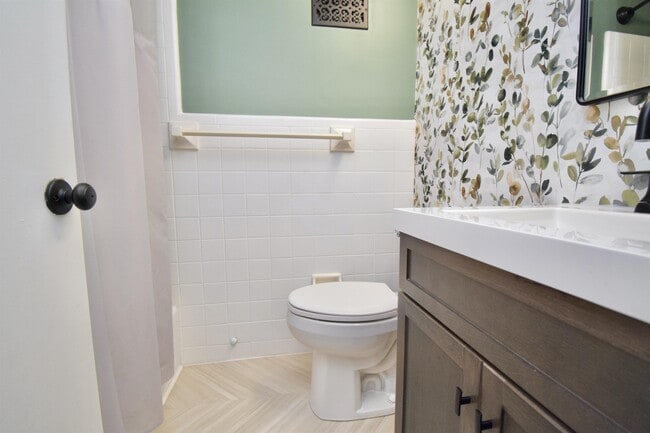 Building Photo - 7236 Longfield Dr