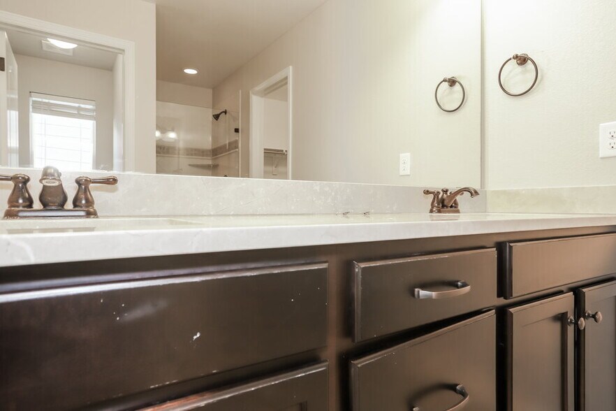 Building Photo - 3835 Cadence Dr