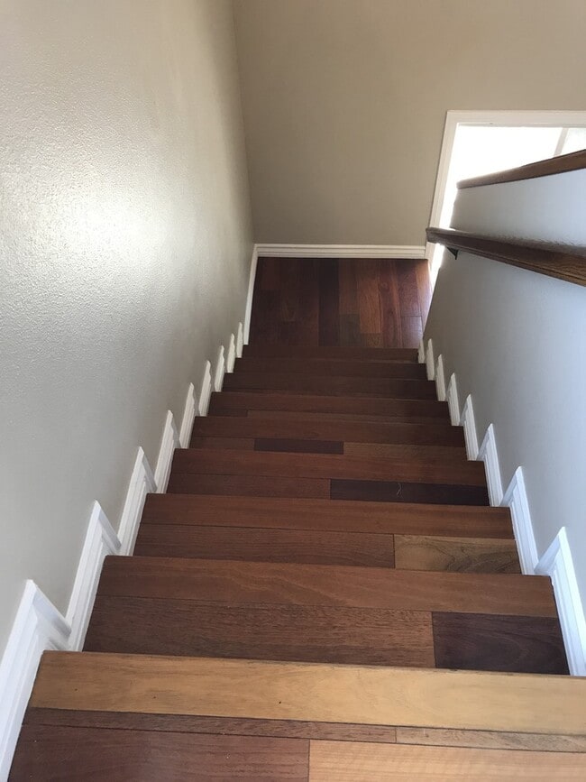 Building Photo - this will be gone this weekend! Rare change to rent a 2005 built 2 bedroom house HOUSE in Glassel...