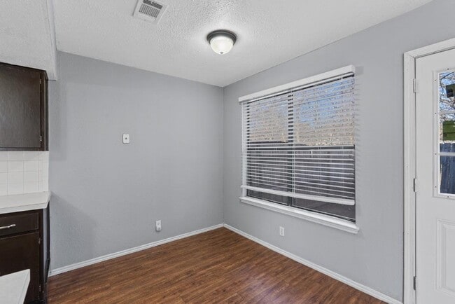 Building Photo - 9203 Kempler Dr