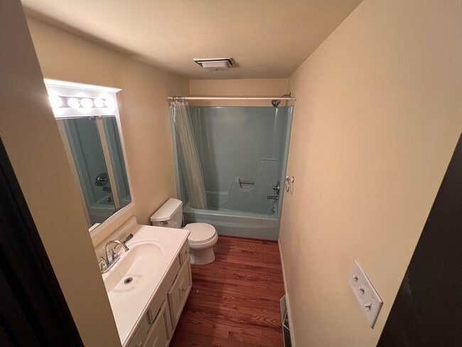 Building Photo - Check out this 3 bedroom 3 bath home for lease