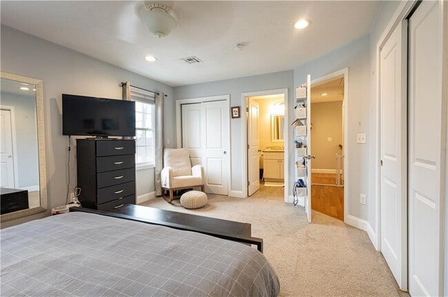 Building Photo - 88 Phillip Ave