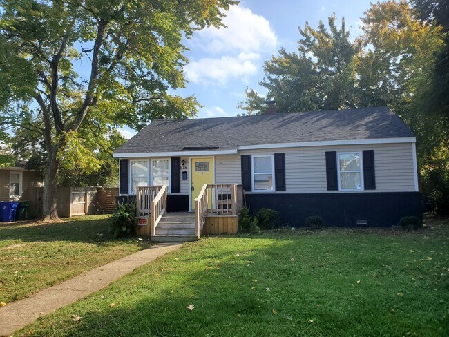 Building Photo - Beautiful single family home