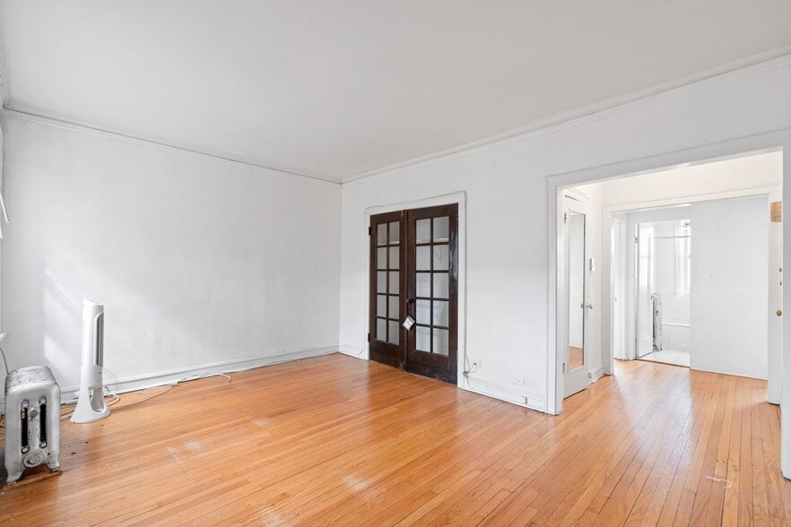 Building Photo - 4505 N Greenview Ave