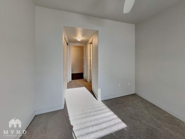 Building Photo - 68 E Serene Ave