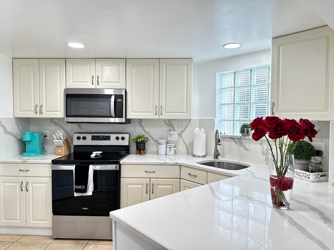 Building Photo - 152 Weybridge Cir