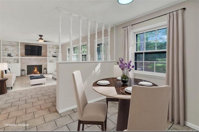 Building Photo - 2701 Lake Club Dr