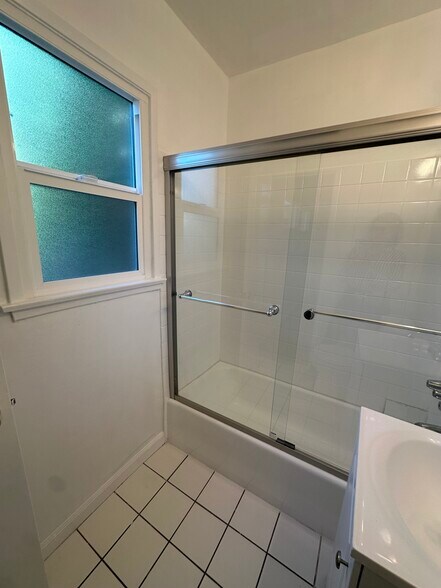 Building Photo - 1336 Berkeley St