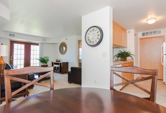 Building Photo - Desoto Townhomes