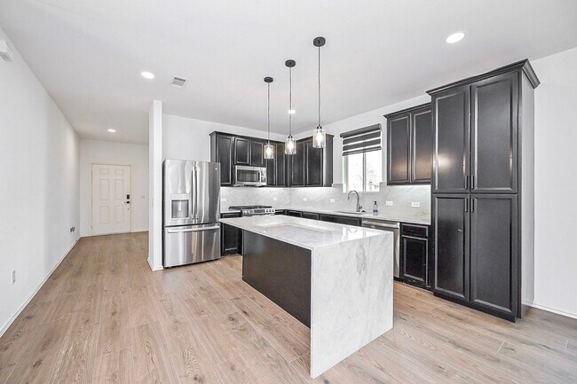 Building Photo - 5046 Royal Amber Ln