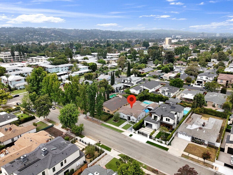 Building Photo - 4925 Nagle Ave