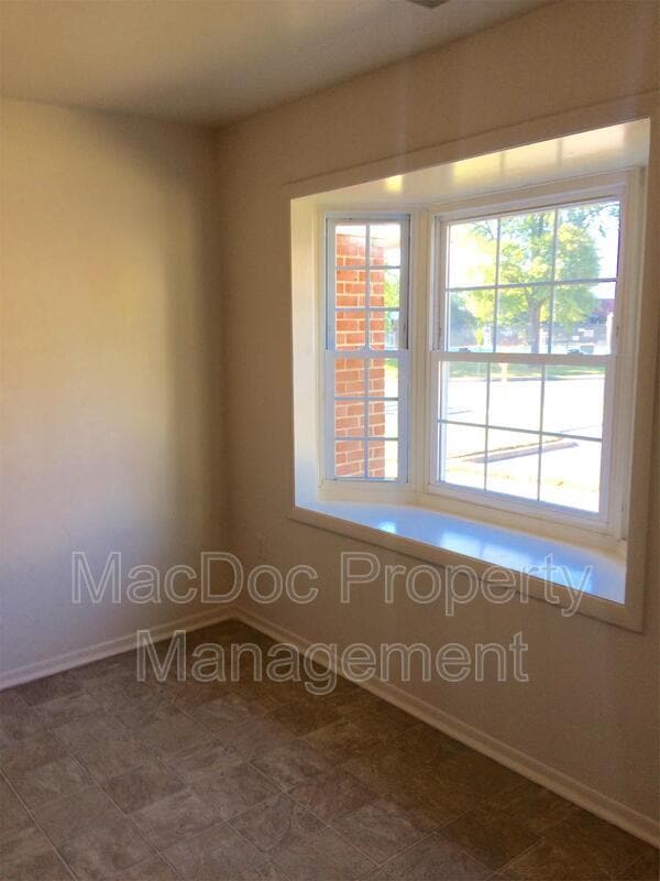 Building Photo - 14674 Pinon Ct