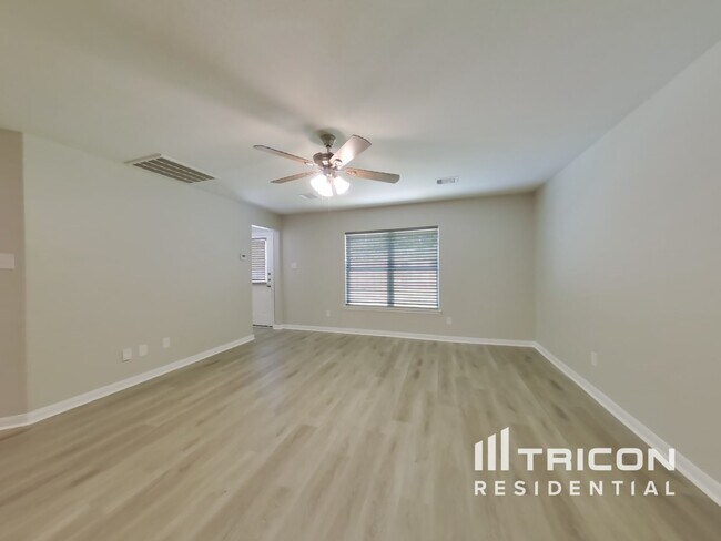 Building Photo - 27016 Leonardo Dr