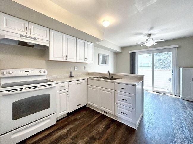 Building Photo - 5314 Solar Ridge Dr