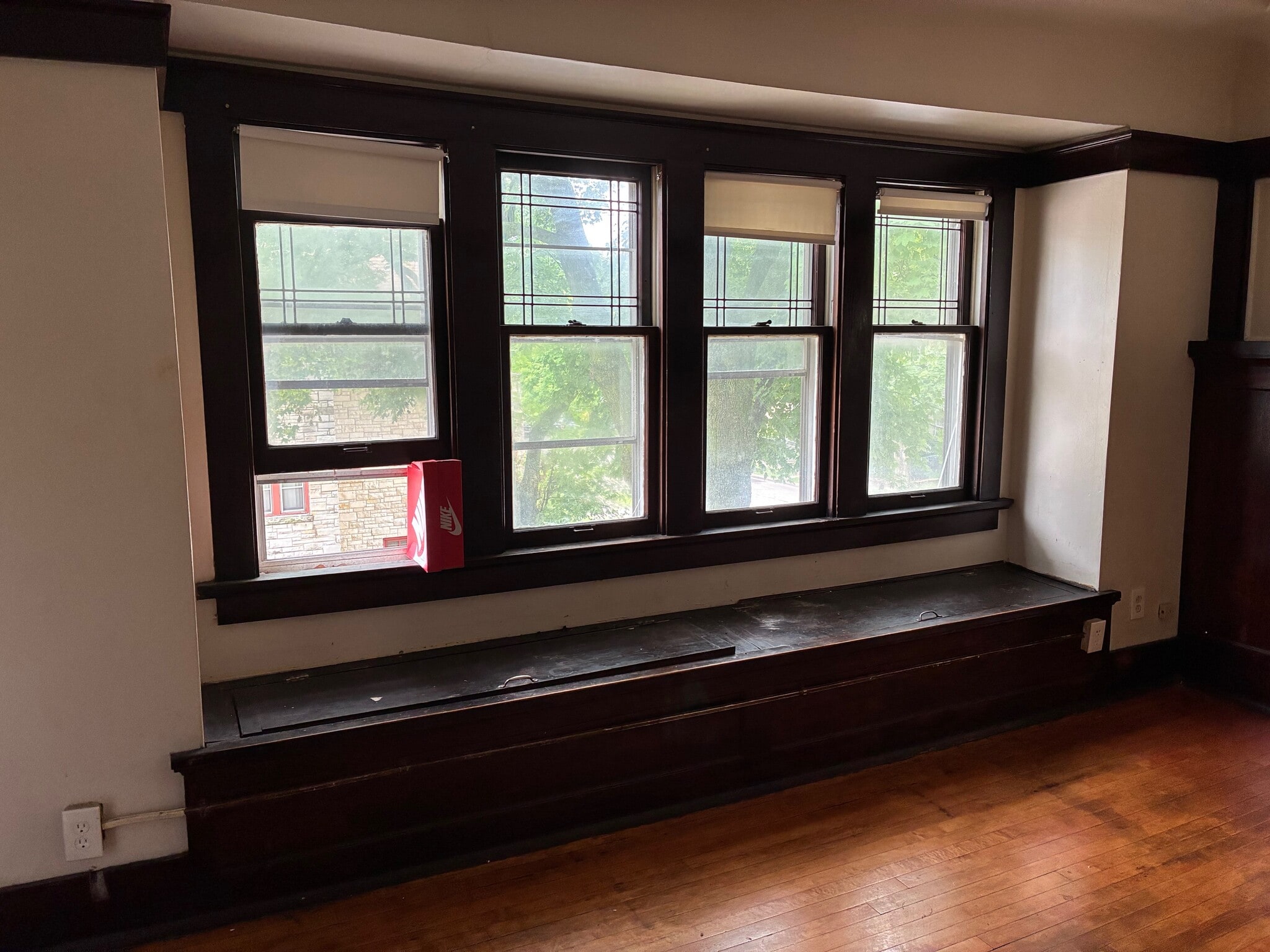 Dining rm windows - 3702 N 15th St