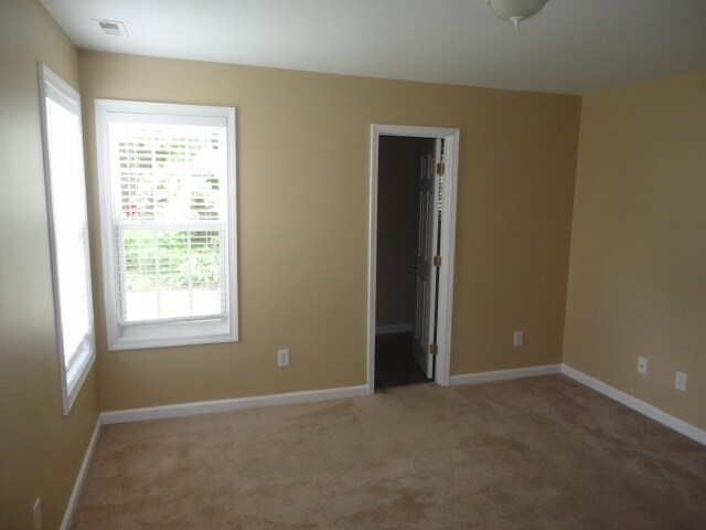 Building Photo - 3700 Cashew Dr