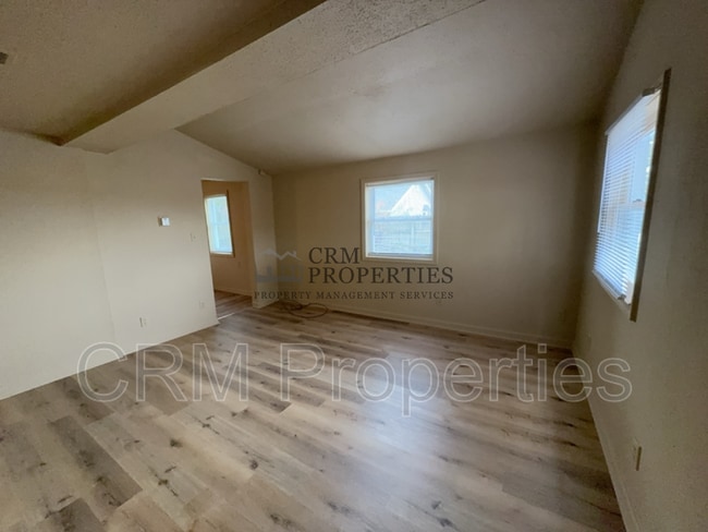 Building Photo - 2522 N Webster St