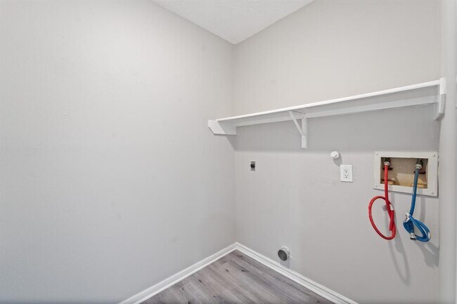 Building Photo - 17043 Macleish Dr