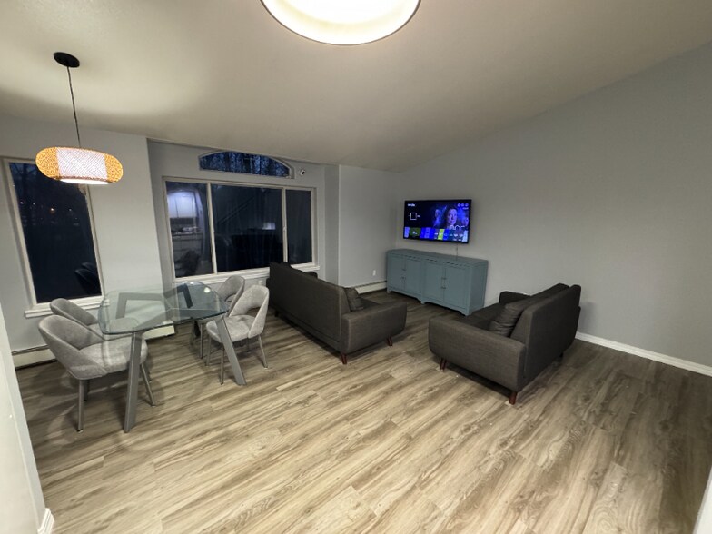 Building Photo - 4651 Grumman St