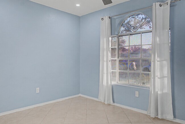 Building Photo - 10307 Dancer Dr