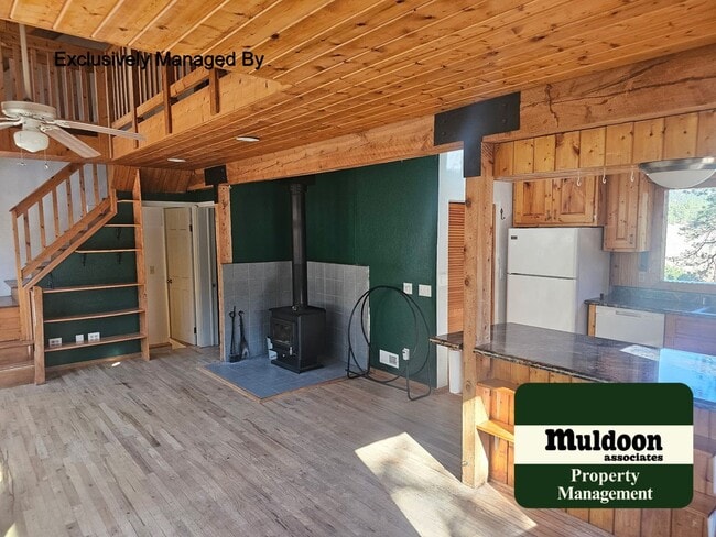 Building Photo - Priced reduced! Beautifully remodeled 3 bedroom home- Dog Friendly- in Florissant