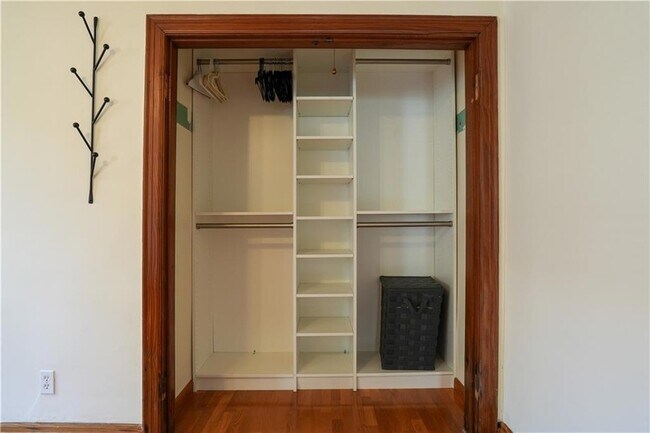 Building Photo - 4222 Vincennes Pl