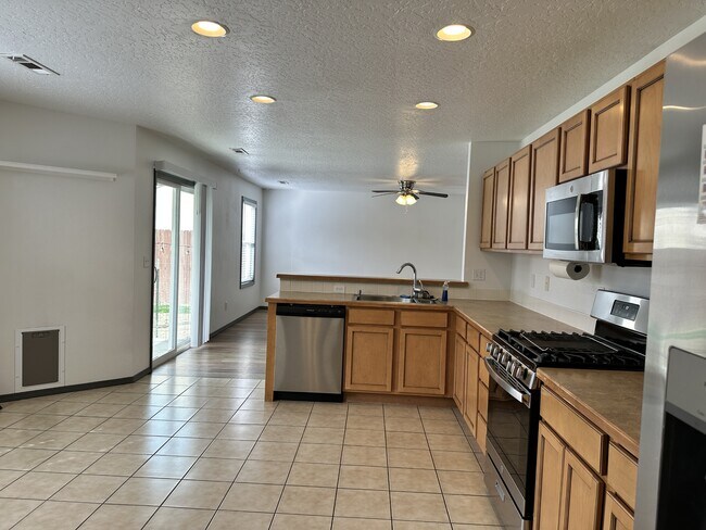 Building Photo - 3416 Parktrail Ct