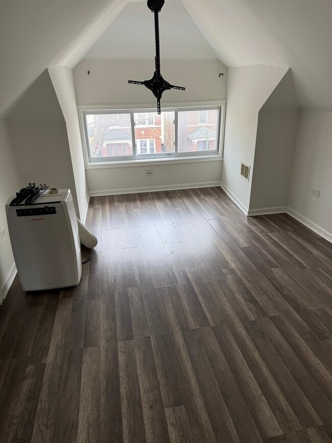 Building Photo - 4612 S Spaulding Ave