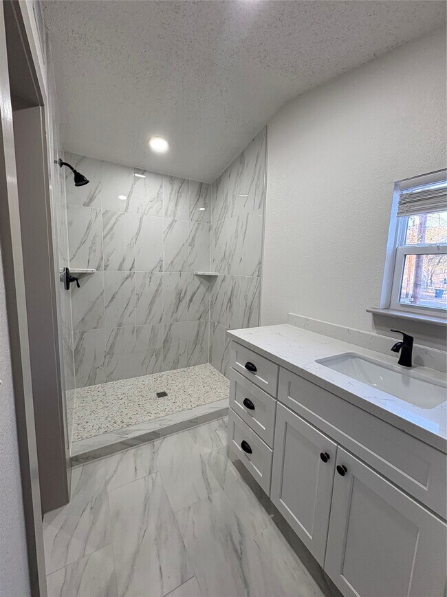 Building Photo - 23732 Panky Ln