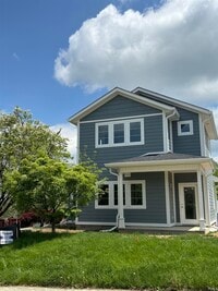 Building Photo - 910 N Maple St