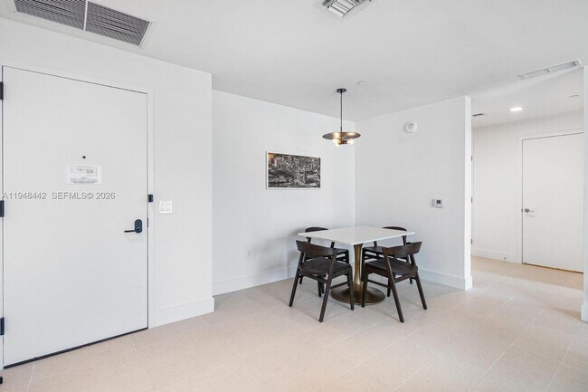 Building Photo - 159 NE 6th St