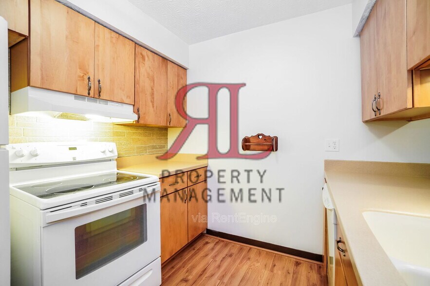 Building Photo - 5384 Ponderosa Dr