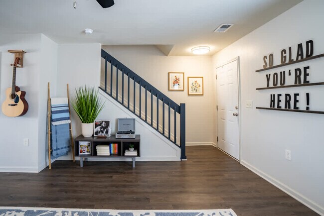 Building Photo - 1051 Southern Dr