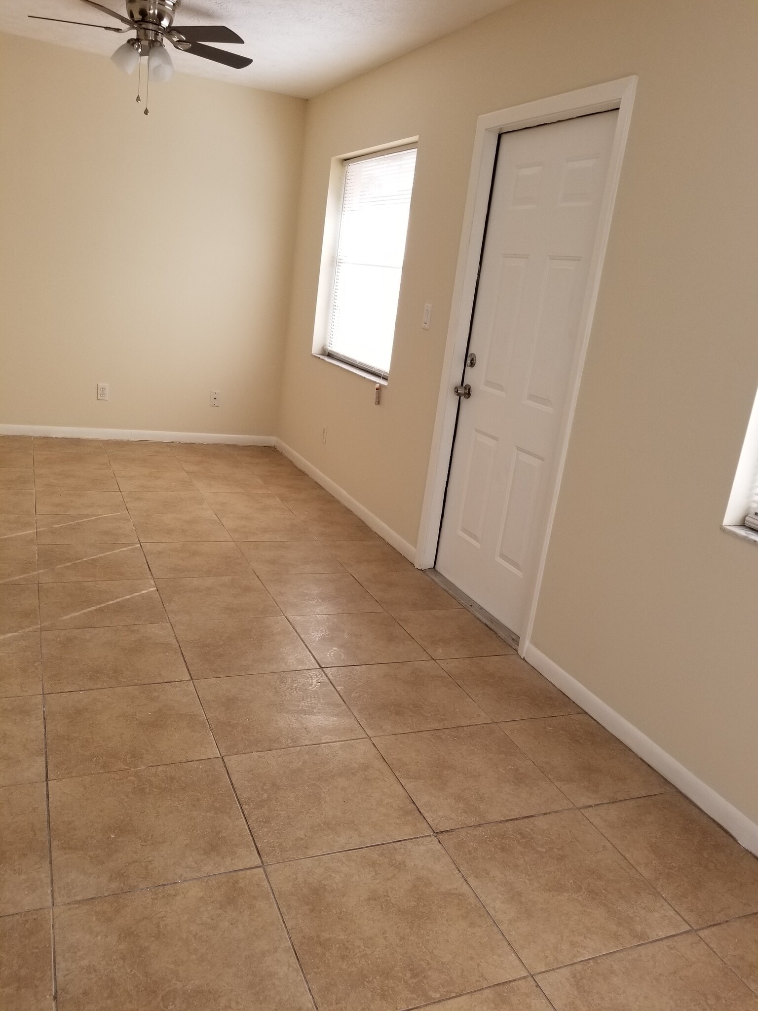 Building Photo - 2326 Monroe St