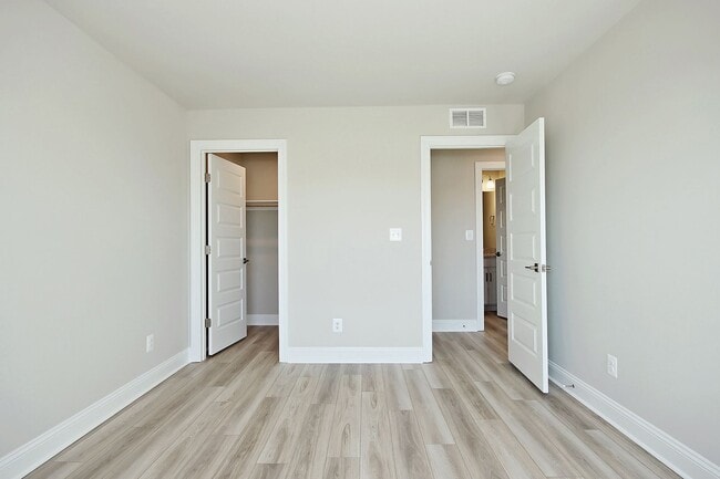 Building Photo - Half Off 1st Month's Rent! Pet-Friendly Crozet Townhome