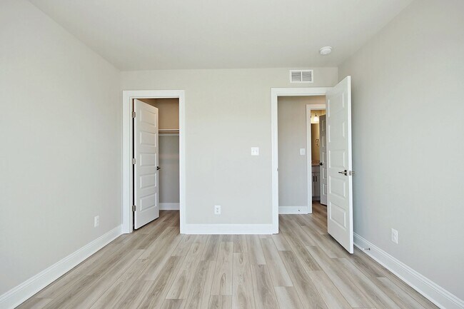 Building Photo - Limited-Time Offer: $0 Application Fees! Pet-Friendly Crozet Townhome