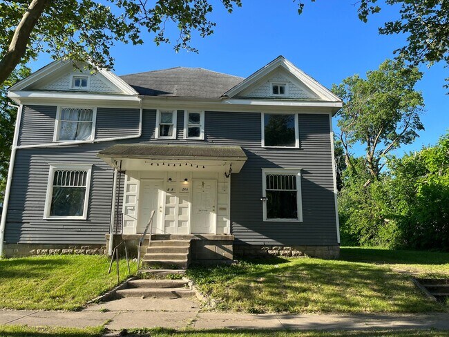 Primary Photo - 246 E Dewald St